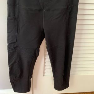 Oiselle Athletic Capri pants